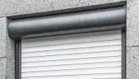 Volet roulant blanc et noir